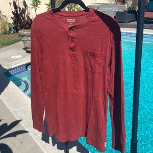 Express long sleeve button-up henley with front pocket | Size M